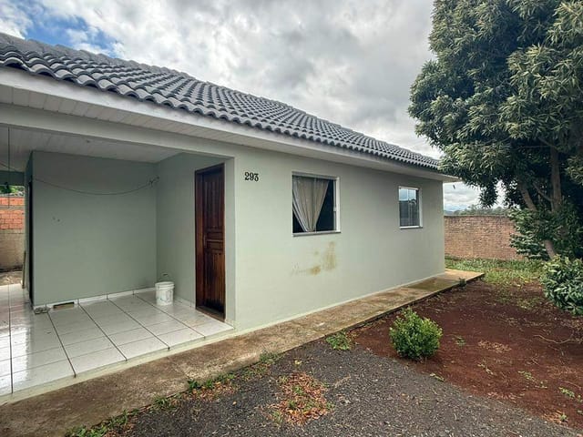 Casa com 76m² 3 quartos e 2 banheiros, à venda, no bairro Cará-cará em Ponta Grossa
