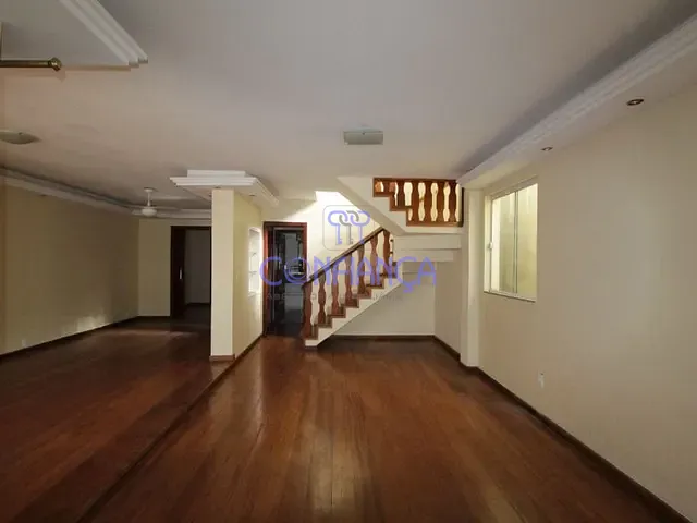 Casa com 350m² 3 quartos e 1 banheiro, à venda, no bairro Campo Grande em Rio de Janeiro