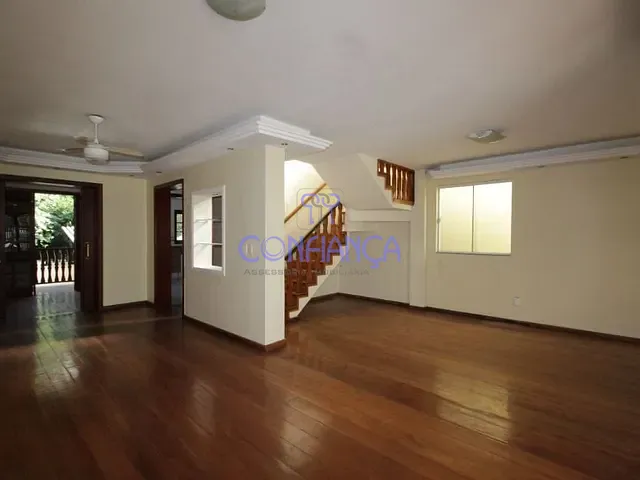 Casa com 350m² 3 quartos e 1 banheiro, à venda, no bairro Campo Grande em Rio de Janeiro