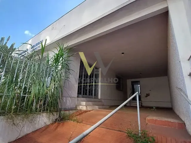 Casa com 495m² 4 quartos e 2 banheiros, à venda, no bairro Centro em Anápolis
