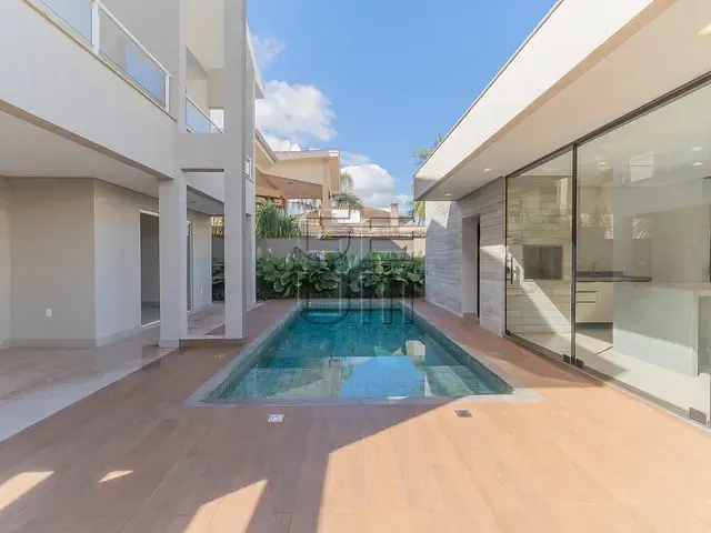 Casa com 760m² 4 quartos e 5 banheiros, à venda ou para alugar, no bairro Esperança em Londrina