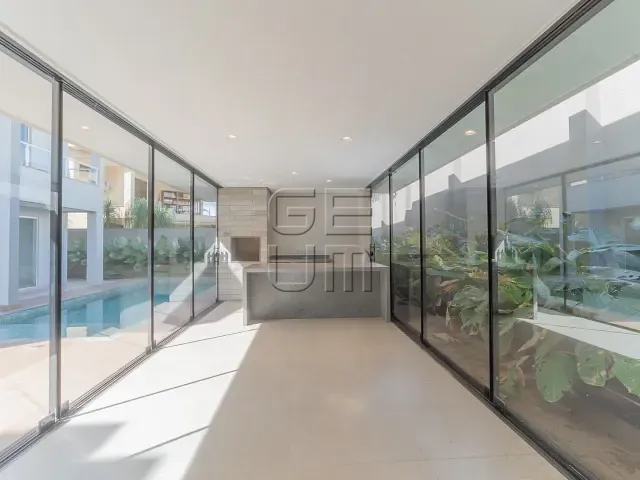 Casa com 760m² 4 quartos e 5 banheiros, à venda ou para alugar, no bairro Esperança em Londrina