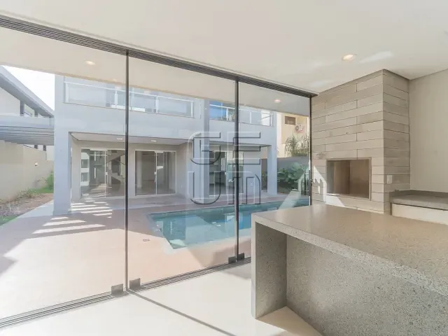 Casa com 760m² 4 quartos e 5 banheiros, à venda ou para alugar, no bairro Esperança em Londrina