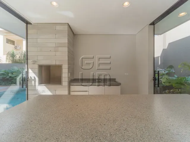 Casa com 760m² 4 quartos e 5 banheiros, à venda ou para alugar, no bairro Esperança em Londrina