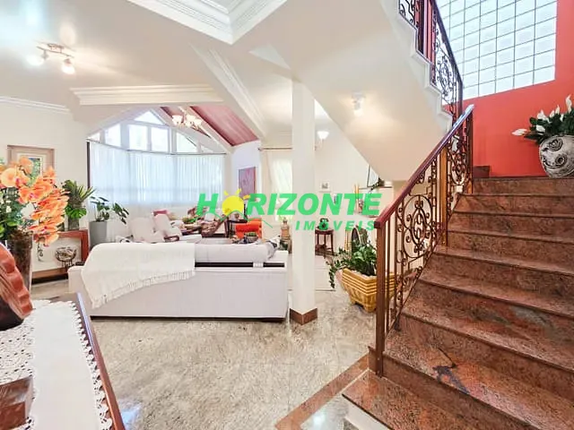 Casa com 390m² 4 quartos e 4 banheiros, à venda, no bairro Urbanova em São José dos Campos