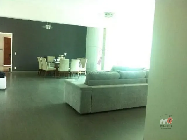 Casa com 762m², à venda, no bairro Quitandinha em Petrópolis