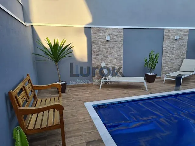 Casa com 300m² 3 quartos e 5 banheiros, à venda, no bairro Pinheiro em Valinhos