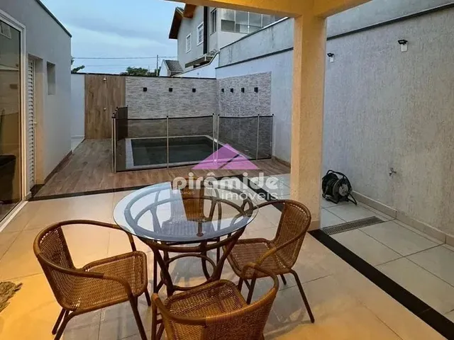 Casa com 300m² 3 quartos e 4 banheiros, à venda, no bairro Bairro do Grama em Caçapava