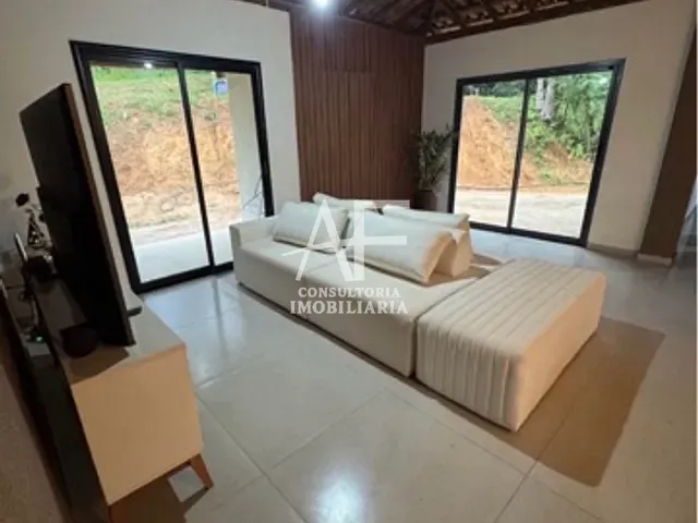 Casa com 20000m² 3 quartos e 4 banheiros, à venda, no bairro Centro em Taubaté