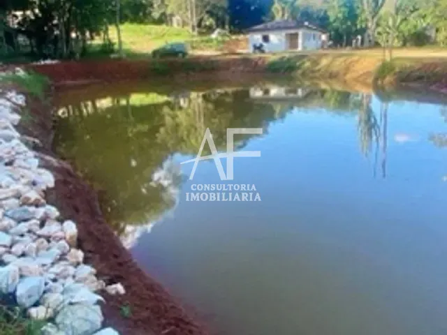 Casa com 20000m² 3 quartos e 4 banheiros, à venda, no bairro Centro em Taubaté