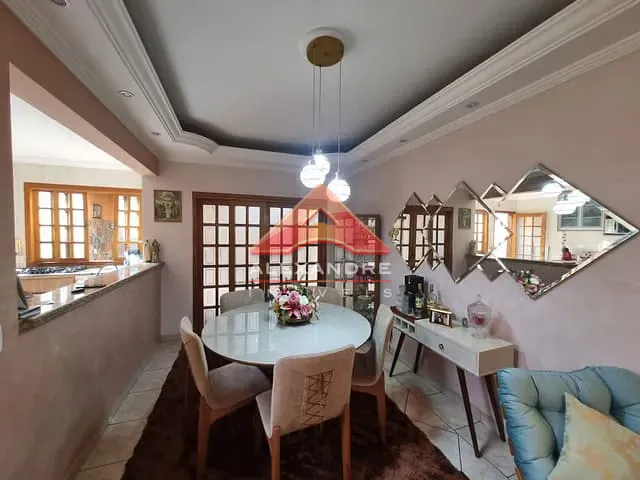 Casa com 160m² 3 quartos e 2 banheiros, à venda, no bairro Vila Industrial em São José dos Campos