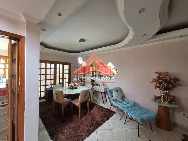 Casa com 160m² 3 quartos e 2 banheiros, à venda, no bairro Vila Industrial em São José dos Campos