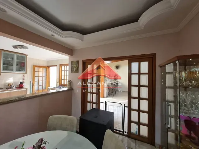 Casa com 160m² 3 quartos e 2 banheiros, à venda, no bairro Vila Industrial em São José dos Campos