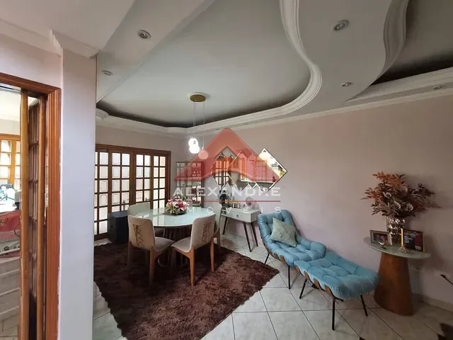 Casa com 160m² 3 quartos e 2 banheiros, à venda, no bairro Vila Industrial em São José dos Campos