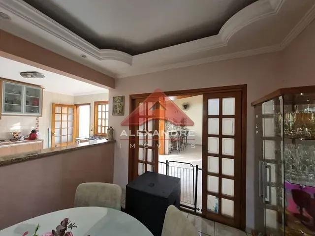 Casa com 160m² 3 quartos e 2 banheiros, à venda, no bairro Vila Industrial em São José dos Campos