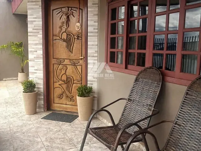 Casa com 264m² 3 quartos e 2 banheiros, à venda, no bairro Boqueirão em Guarapuava