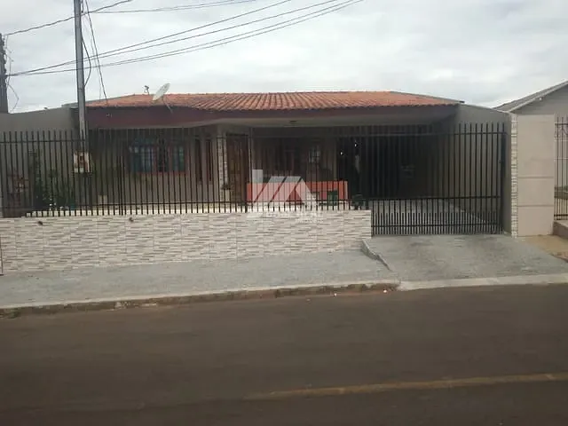 Casa com 168m² 3 quartos e 2 banheiros, à venda, no bairro Boqueirão em Guarapuava