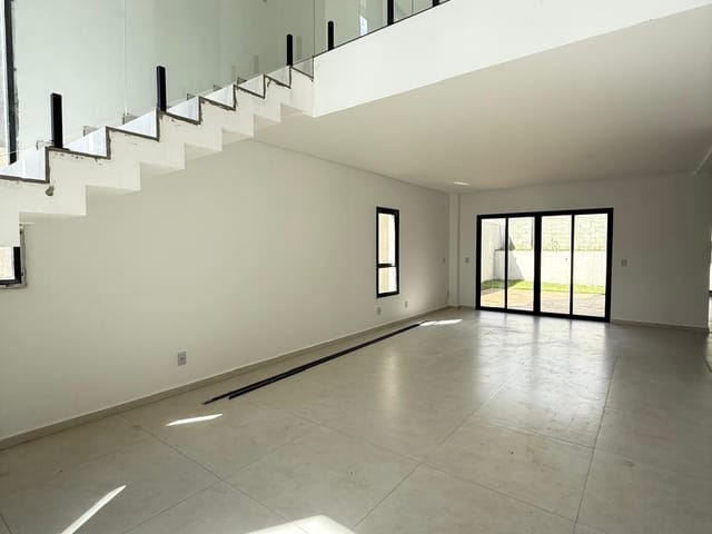 Casa com 235m² 3 quartos e 5 banheiros, à venda, no bairro Jardim Carvalho em Ponta Grossa
