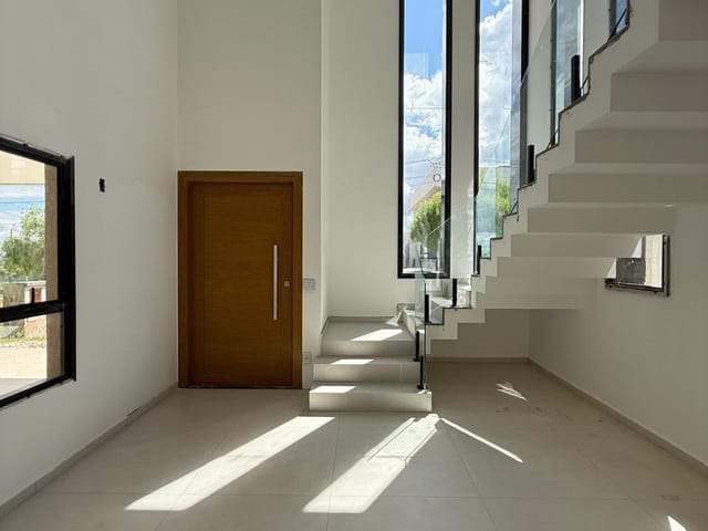 Casa com 235m² 3 quartos e 5 banheiros, à venda, no bairro Jardim Carvalho em Ponta Grossa