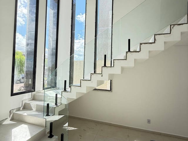 Casa com 235m² 3 quartos e 5 banheiros, à venda, no bairro Jardim Carvalho em Ponta Grossa