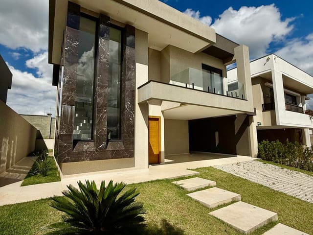 Casa com 235m² 3 quartos e 5 banheiros, à venda, no bairro Jardim Carvalho em Ponta Grossa