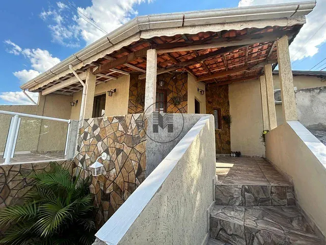 Casa 3 quartos e 2 banheiros, à venda, no bairro Residencial Santa Bárbara em Guaratinguetá
