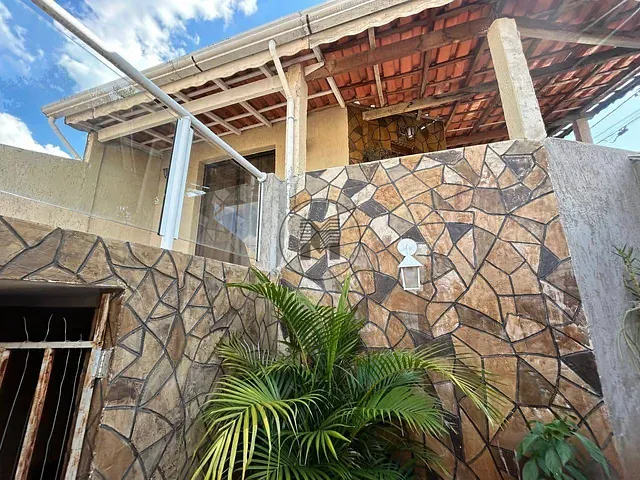 Casa 3 quartos e 2 banheiros, à venda, no bairro Residencial Santa Bárbara em Guaratinguetá