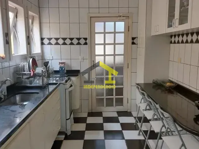 Casa com 600m² 3 quartos e 4 banheiros, à venda, no bairro Jardim do Golf I em Jandira