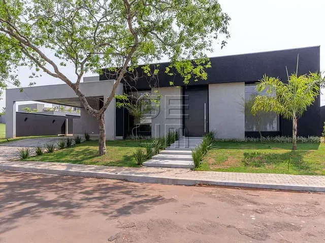 Casa com 665m² 4 quartos e 4 banheiros, à venda, no bairro Jardim Tarobá em Cambé