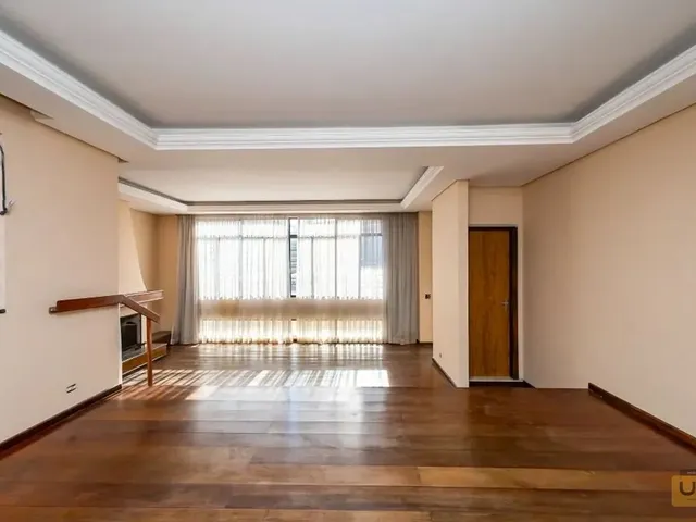 Casa com 450m², à venda ou para alugar, no bairro Vista Alegre em Curitiba