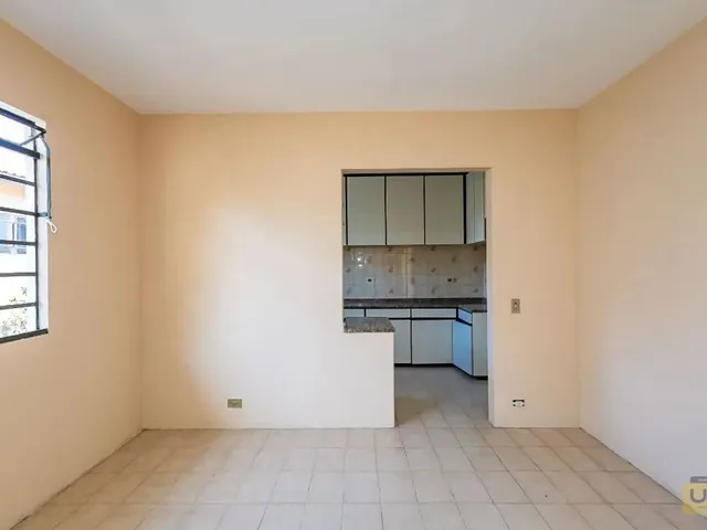 Casa com 450m², à venda ou para alugar, no bairro Vista Alegre em Curitiba