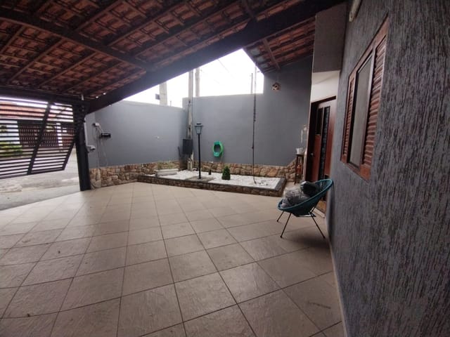 Casa com 188m² 2 quartos e 1 banheiro, à venda, no bairro Piracangaguá (Jardim dos Pássaros) em Taubaté