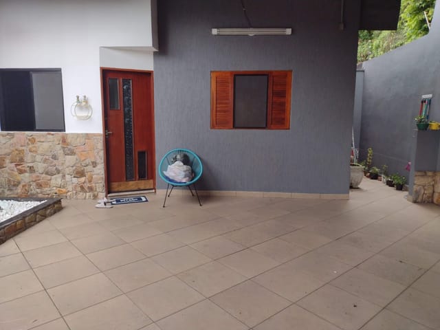 Casa com 188m² 2 quartos e 1 banheiro, à venda, no bairro Piracangaguá (Jardim dos Pássaros) em Taubaté