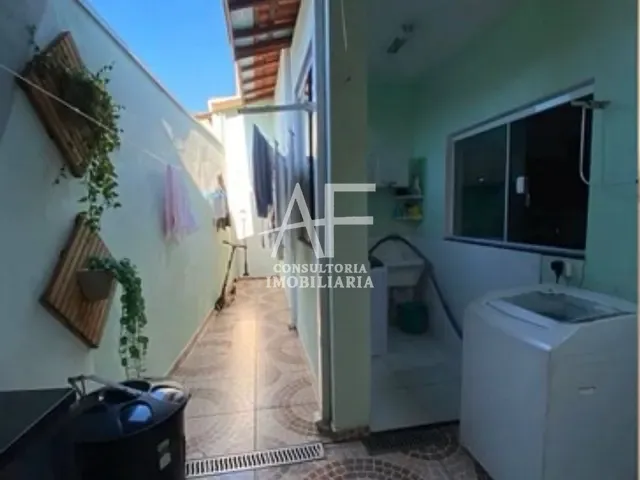 Casa com 200m² 2 quartos e 2 banheiros, à venda, no bairro Jardim Sonia Maria em Taubaté