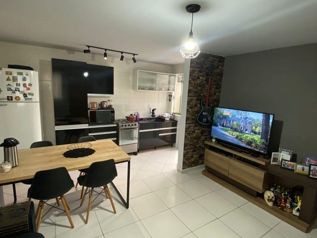 Casa com 48m² 2 quartos e 1 banheiro, à venda, no bairro Nova Rússia em Ponta Grossa
