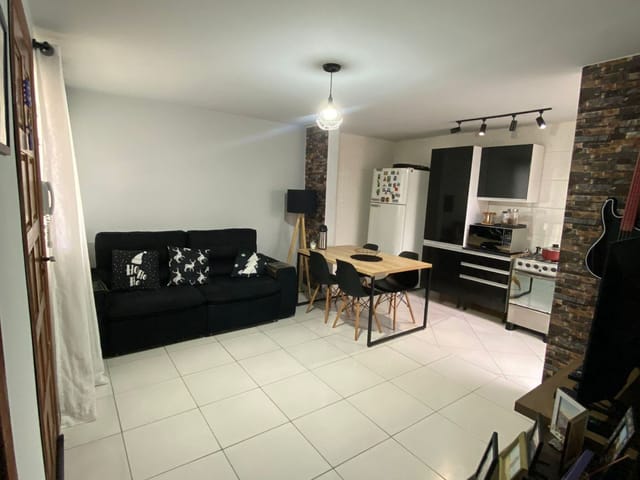 Casa com 48m² 2 quartos e 1 banheiro, à venda, no bairro Nova Rússia em Ponta Grossa