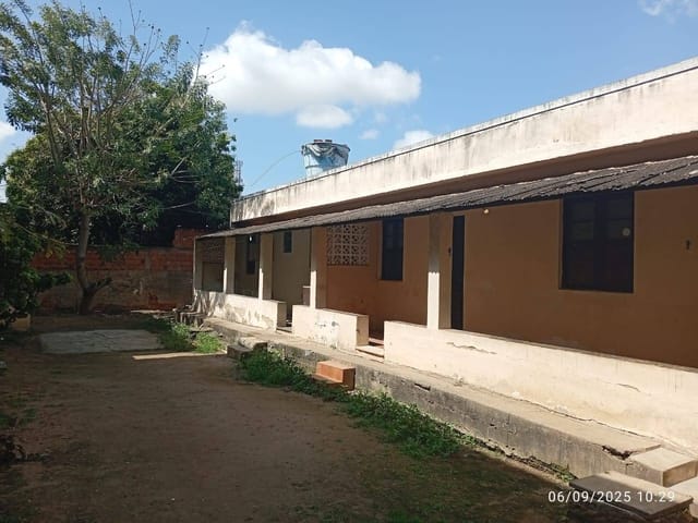 Casa com 290m² 2 quartos e 2 banheiros, à venda, no bairro Parque Turf Club em Campos dos Goytacazes