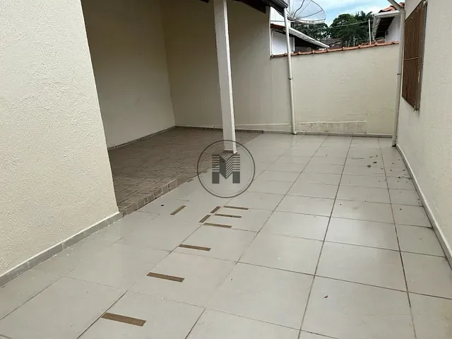 Casa com 300m² 3 quartos e 2 banheiros, à venda, no bairro Portal das Colinas em Guaratinguetá