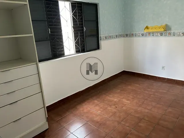Casa com 300m² 3 quartos e 2 banheiros, à venda, no bairro Portal das Colinas em Guaratinguetá