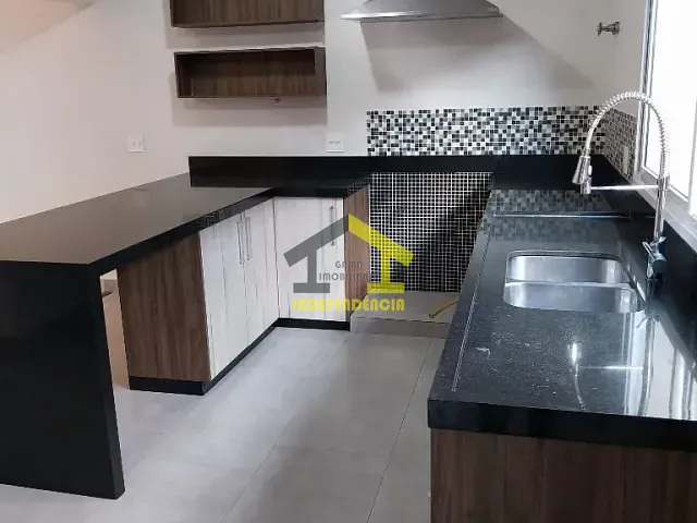 Casa com 600m² 4 quartos e 6 banheiros, à venda, no bairro Jardim do Golf I em Jandira