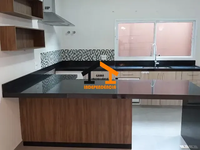 Casa com 600m² 4 quartos e 6 banheiros, à venda, no bairro Jardim do Golf I em Jandira