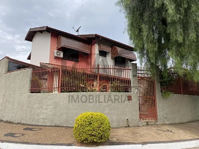 Casa com 300m² 3 quartos e 3 banheiros, à venda, no bairro Parque Residencial Groot em Holambra