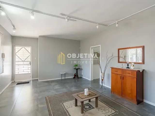 Casa 3 quartos e 4 banheiros, para alugar, no bairro Três Figueiras em Porto Alegre