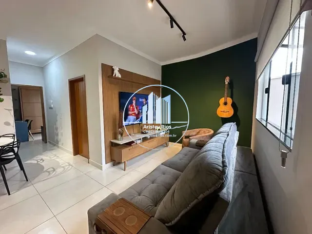 Casa com 109m² 2 quartos e 2 banheiros, à venda, no bairro Parque Real em Pouso Alegre