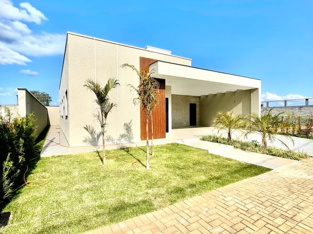 Casa com 160m² 3 quartos e 2 banheiros, à venda, no bairro Uvaranas em Ponta Grossa