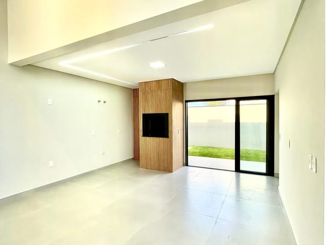 Casa com 160m² 3 quartos e 2 banheiros, à venda, no bairro Uvaranas em Ponta Grossa