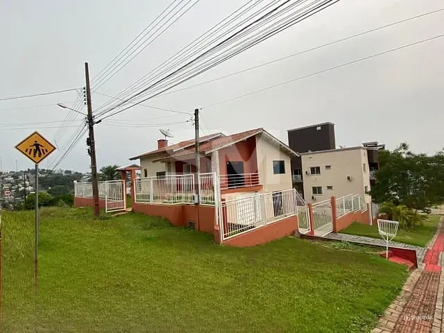 Casa com 459m² 4 quartos e 2 banheiros, à venda, no bairro Esplanada em Chapecó
