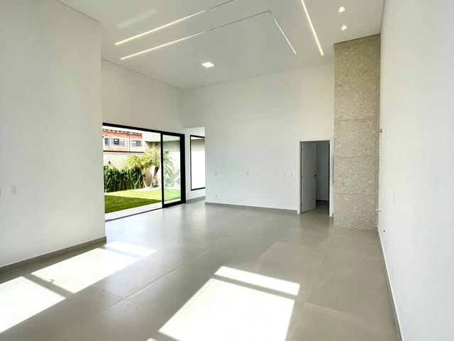 Casa com 140m² 3 quartos e 3 banheiros, à venda, no bairro Uvaranas em Ponta Grossa