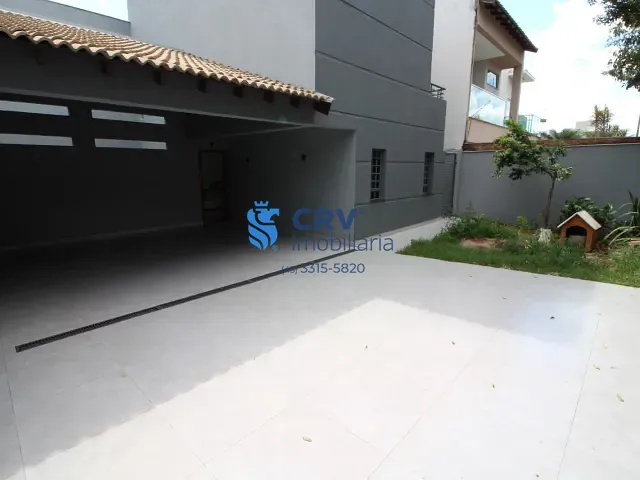 Casa com 427m², à venda, no bairro Andrade em Londrina