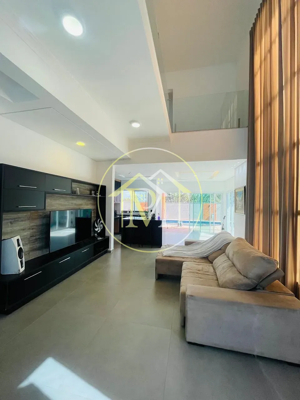 Casa, 5 quartos, 280 m² - Foto 1